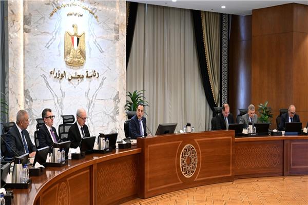  النقد وإدارة الدين وملامح البرنامج الاقتصادي.. مدبولي يستعرض محاور جلستين بمنتدى مصر 2026