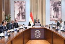 رئيس الوزراء يستعرض مقترحات لتطوير مطار العاصمة الجديدة