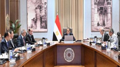 رئيس الوزراء يستعرض مقترحات لتطوير مطار العاصمة الجديدة