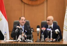  الحكومة تبدأ تنفيذ التكليف الرئاسي بتحسين أجور المعلمين.. وزيرا التعليم والمالية: زيادة أجور المعلمين إلى 15 ألف جنيه و5 آلاف جنيه للمعلم المساعد و6 آلاف جنيه لكبير المعلمين 